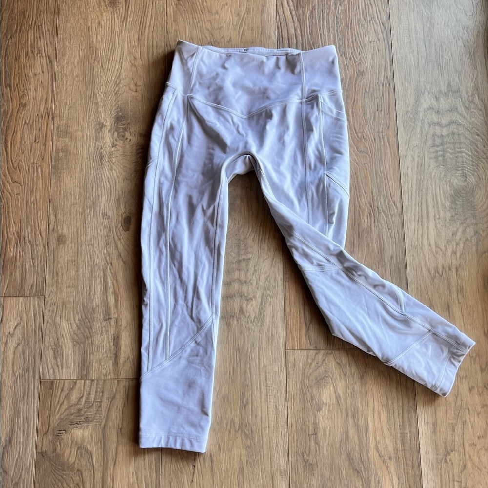 LULULEMON White Crop Leggings Women’s Size 8 Athletic Leggings
